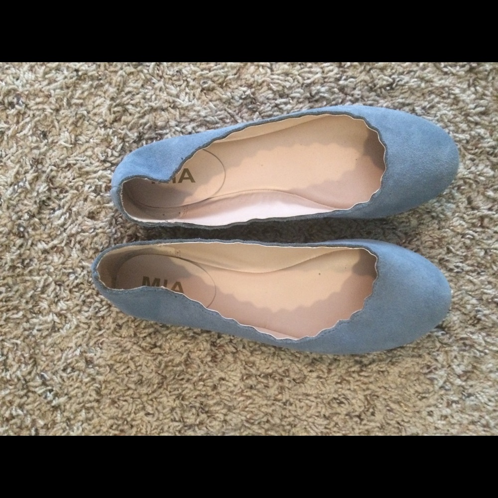 Light blue MIA flats-like new